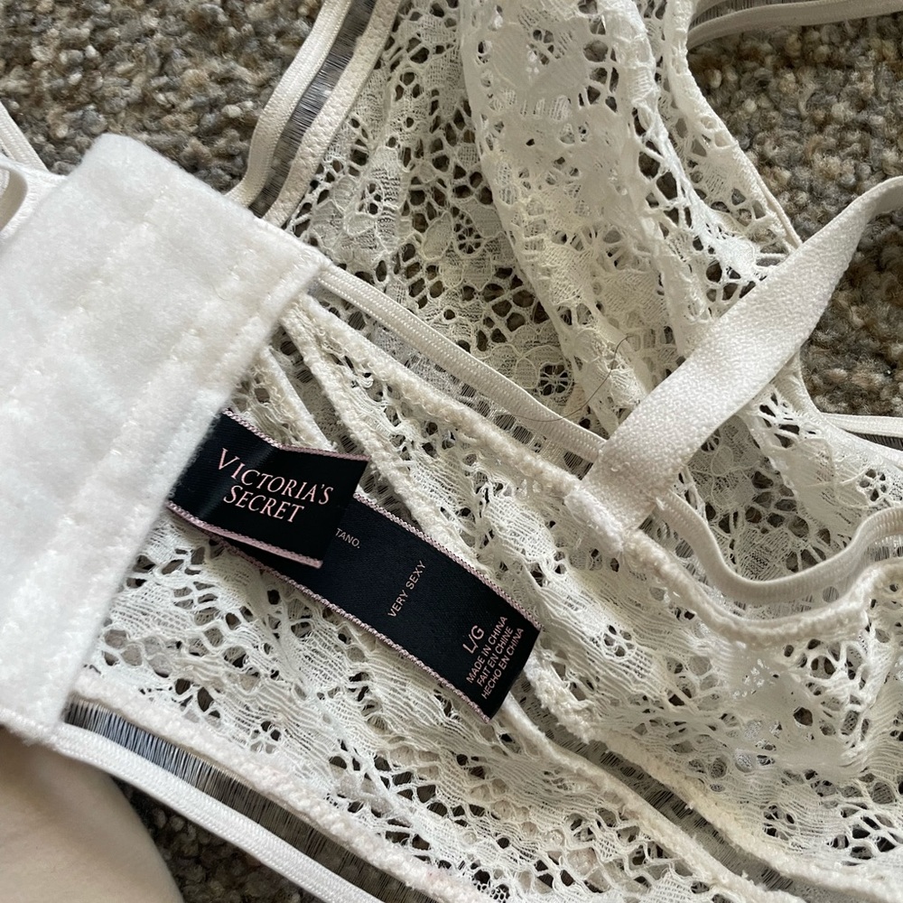 Vs Lace Bra Bundle - image 7